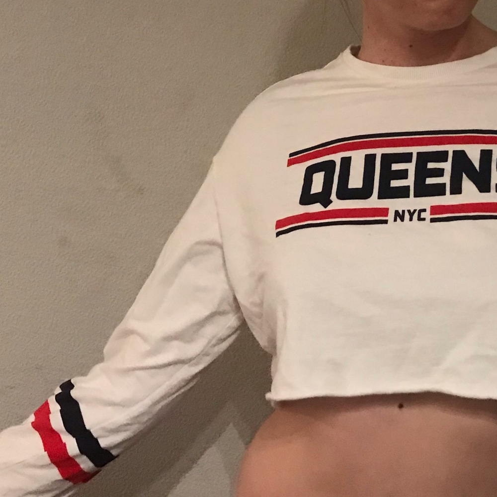 QUEENS cropped long sleeve